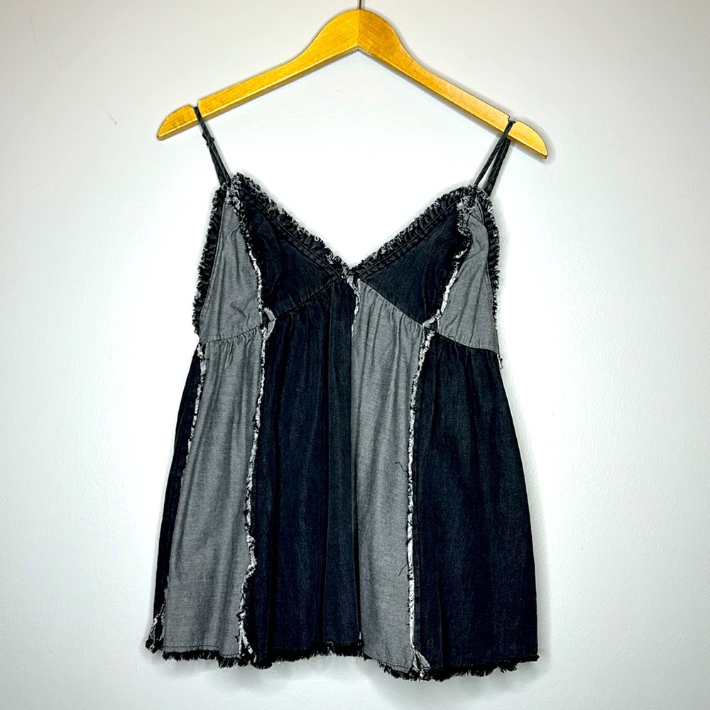 Grey black spaghetti shirt